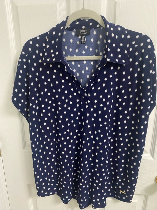 Jones New York Tops - Jones New York XL Navy Blue Blouse with White Dot Print short sleeves v neck